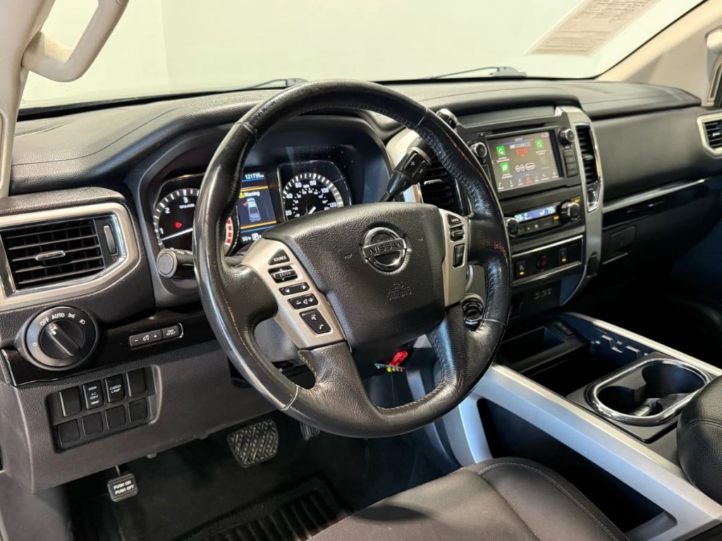2019 Nissan Titan Image 14