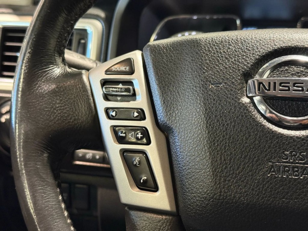2019 Nissan Titan Image 16