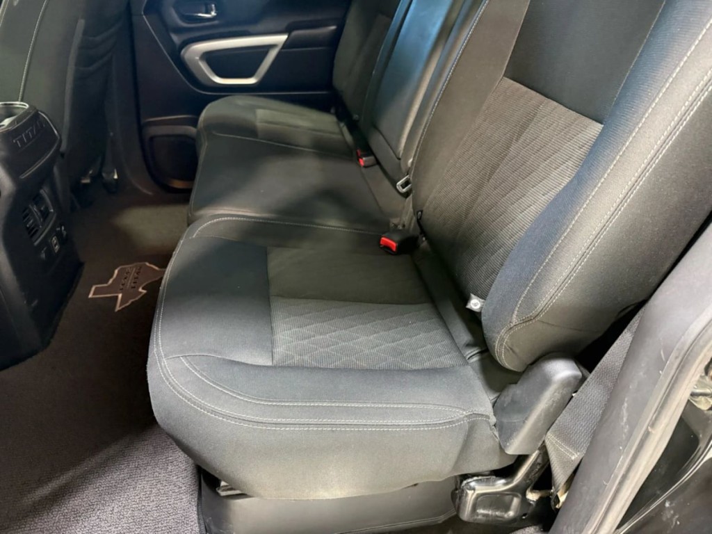 2019 Nissan Titan Image 25