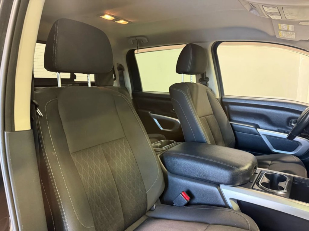 2019 Nissan Titan Image 26