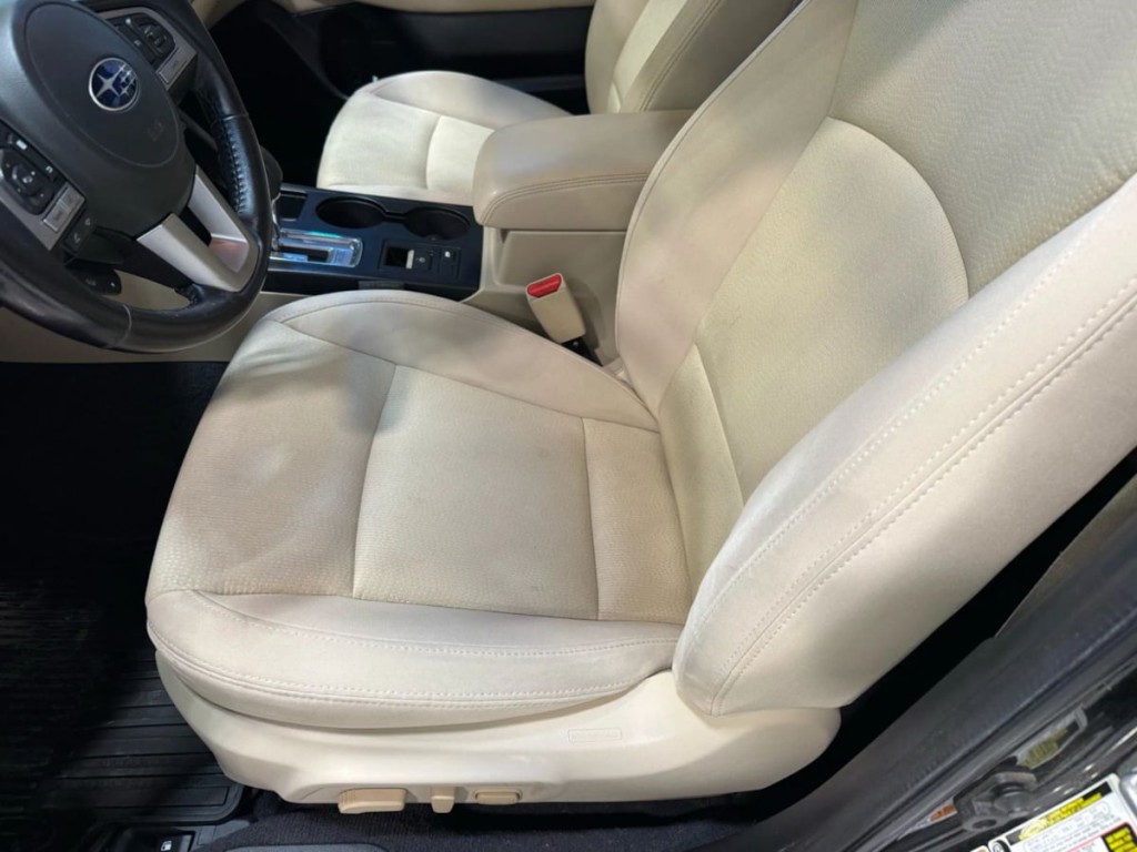 2016 Subaru Legacy Image 23