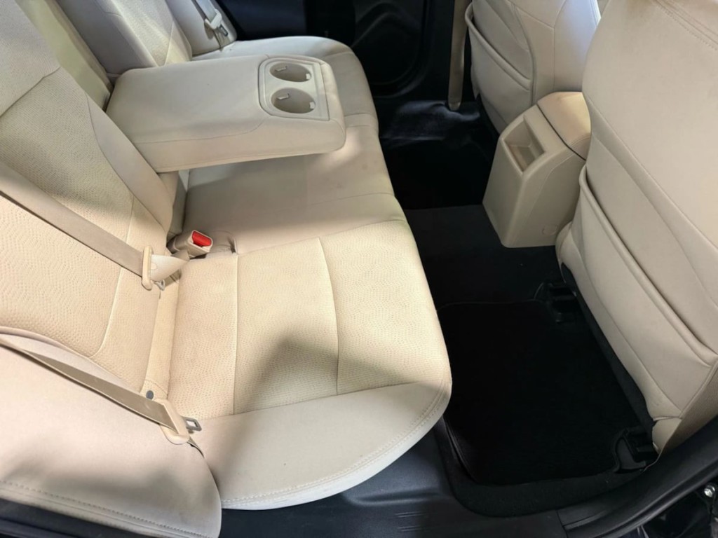 2016 Subaru Legacy Image 28