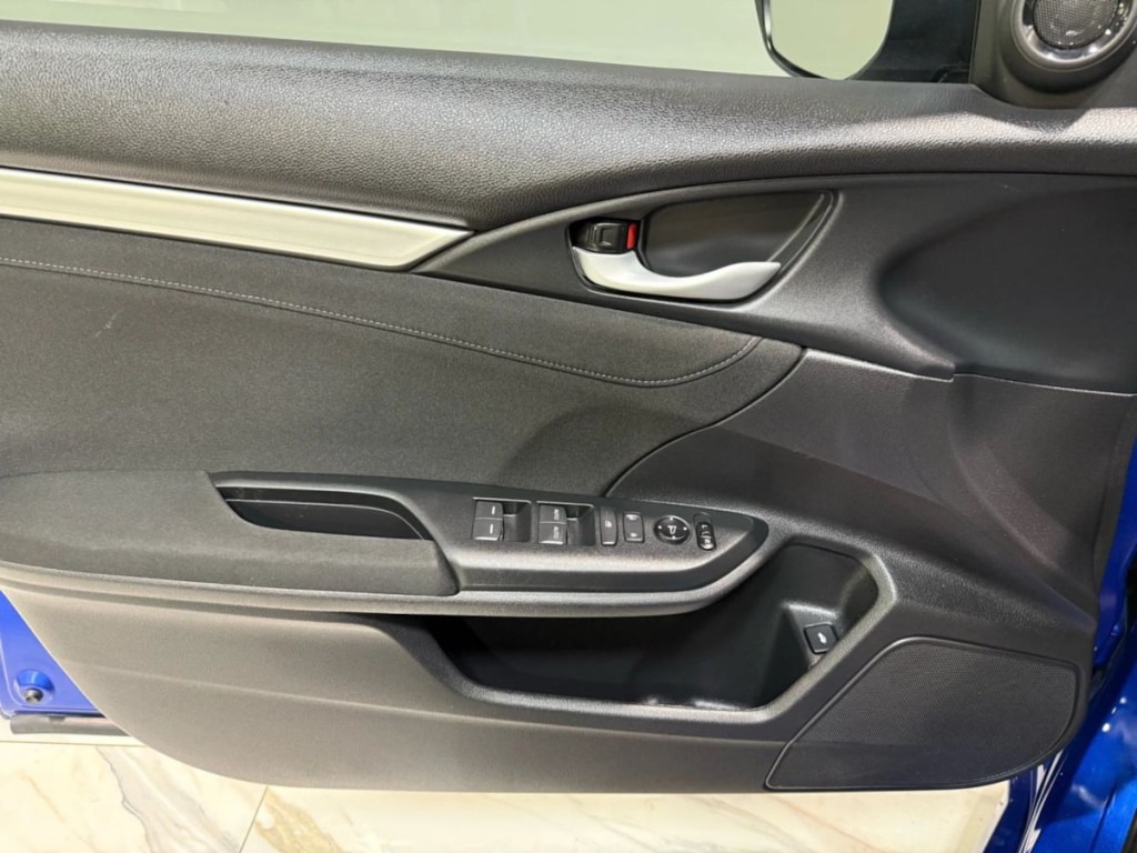 2018 Honda Civic Image 10