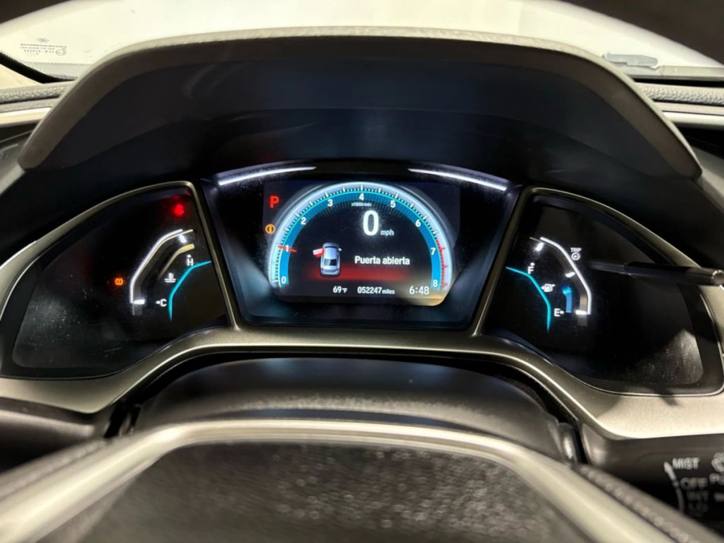 2018 Honda Civic Image 16