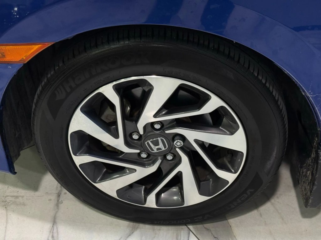 2018 Honda Civic Image 30