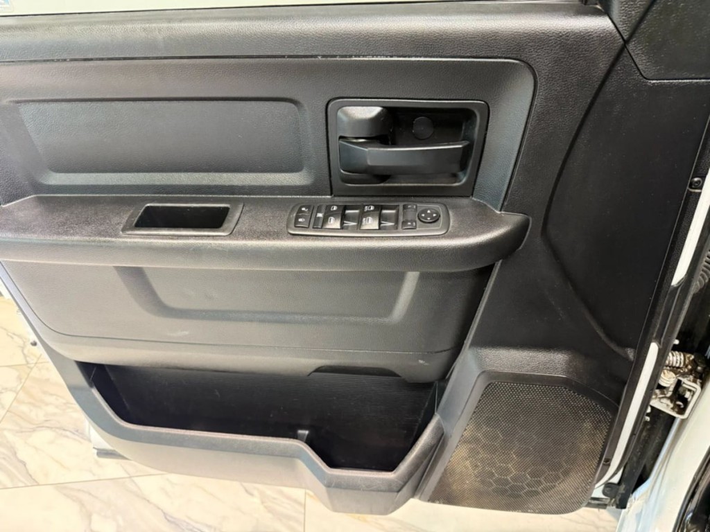 2020 RAM 3500 Image 12