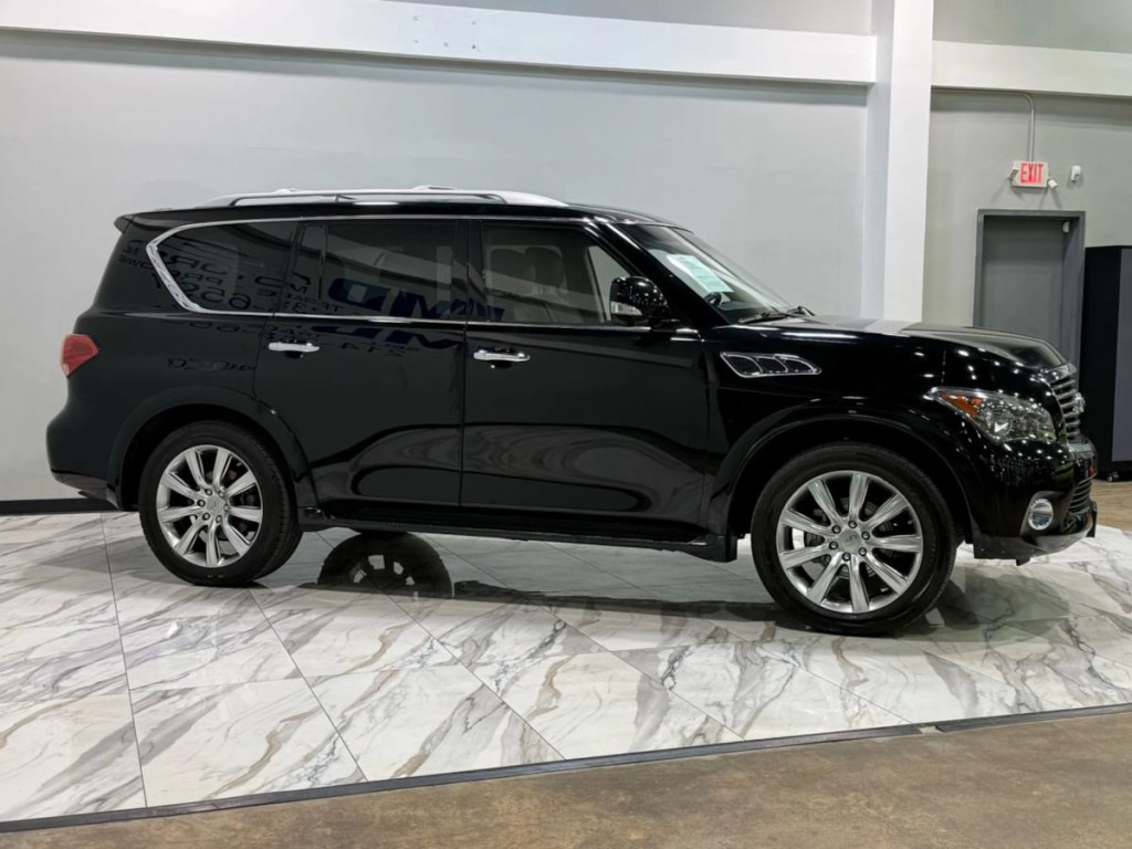 2012 INFINITI QX56 Image 5