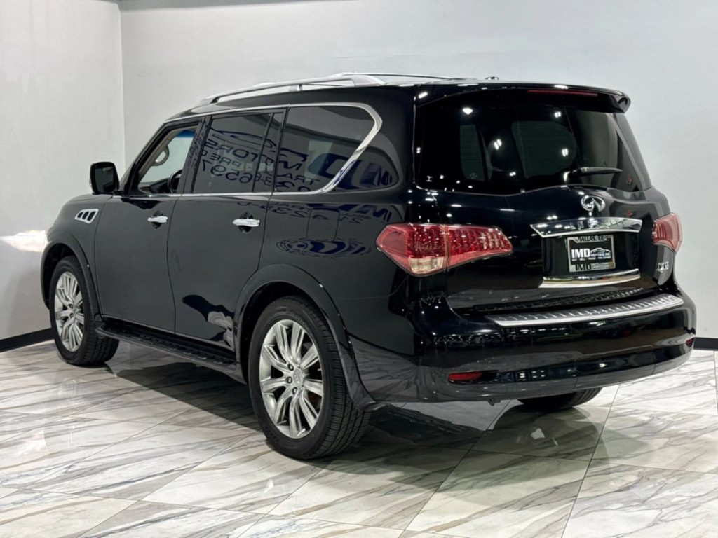 2012 INFINITI QX56 Image 8
