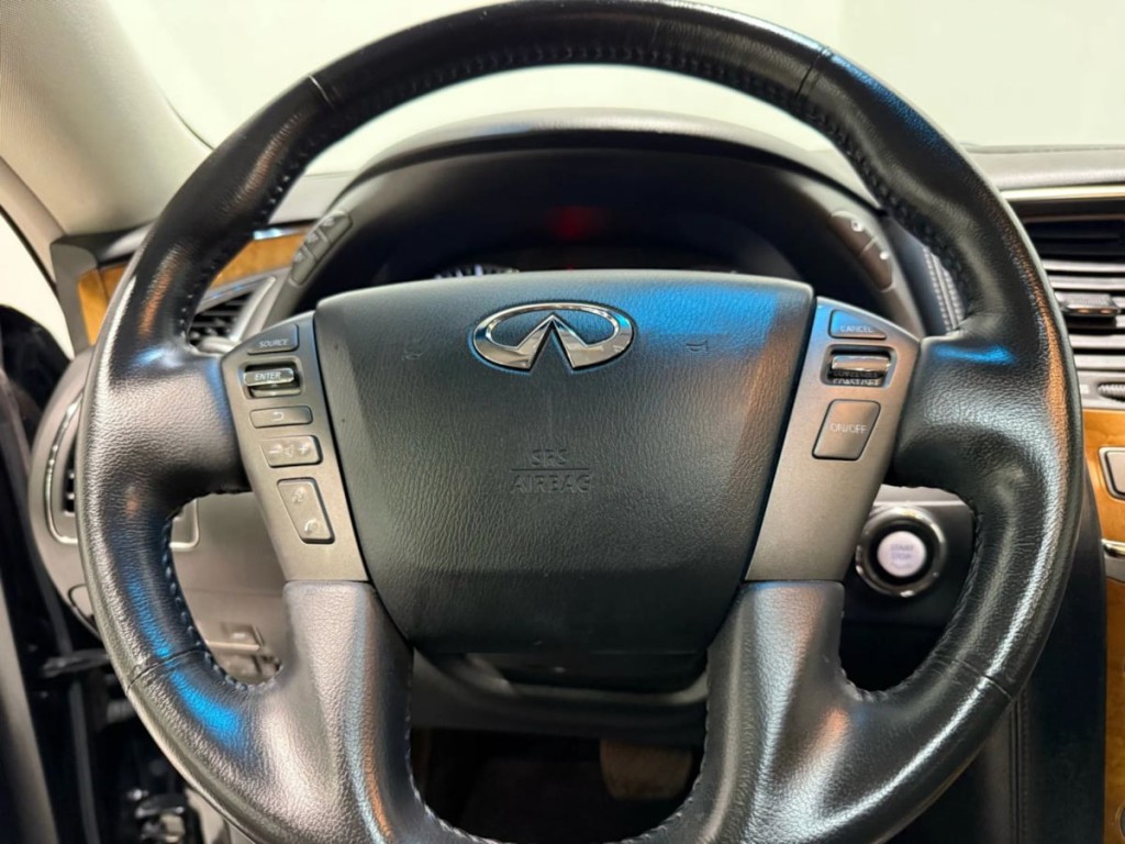 2012 INFINITI QX56 Image 13