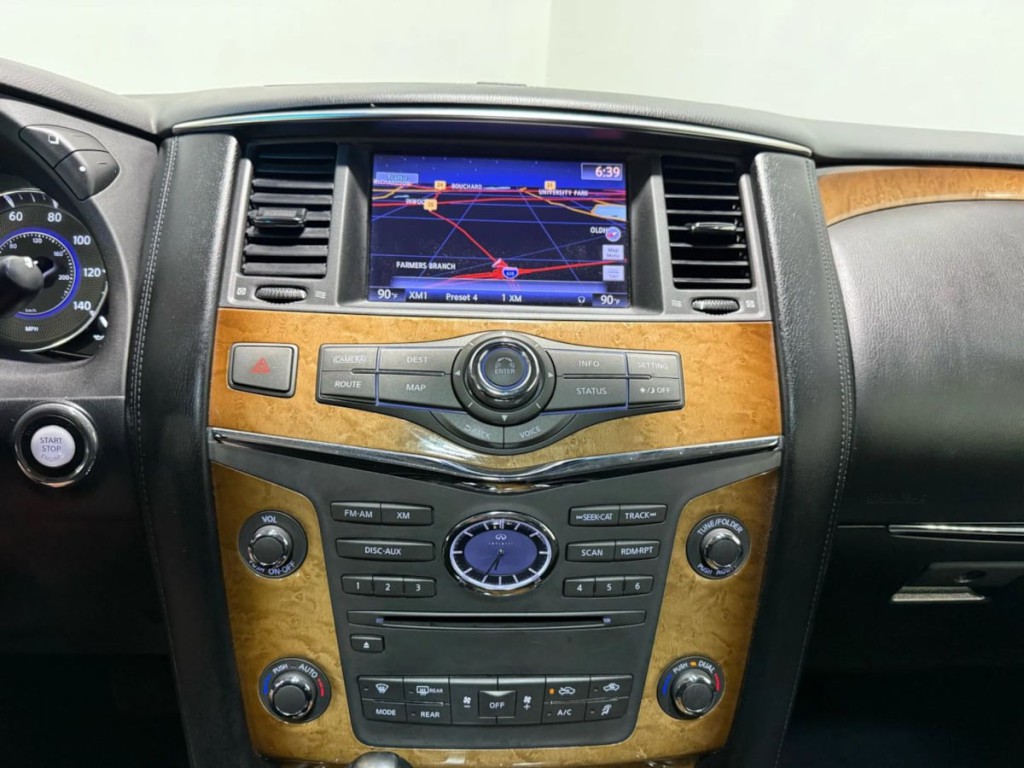 2012 INFINITI QX56 Image 18