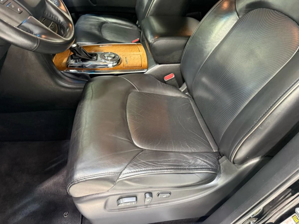 2012 INFINITI QX56 Image 23