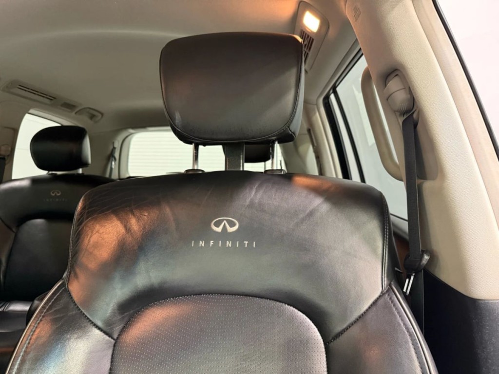 2012 INFINITI QX56 Image 24