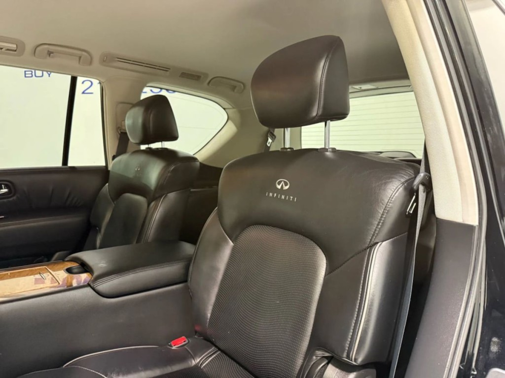 2012 INFINITI QX56 Image 25