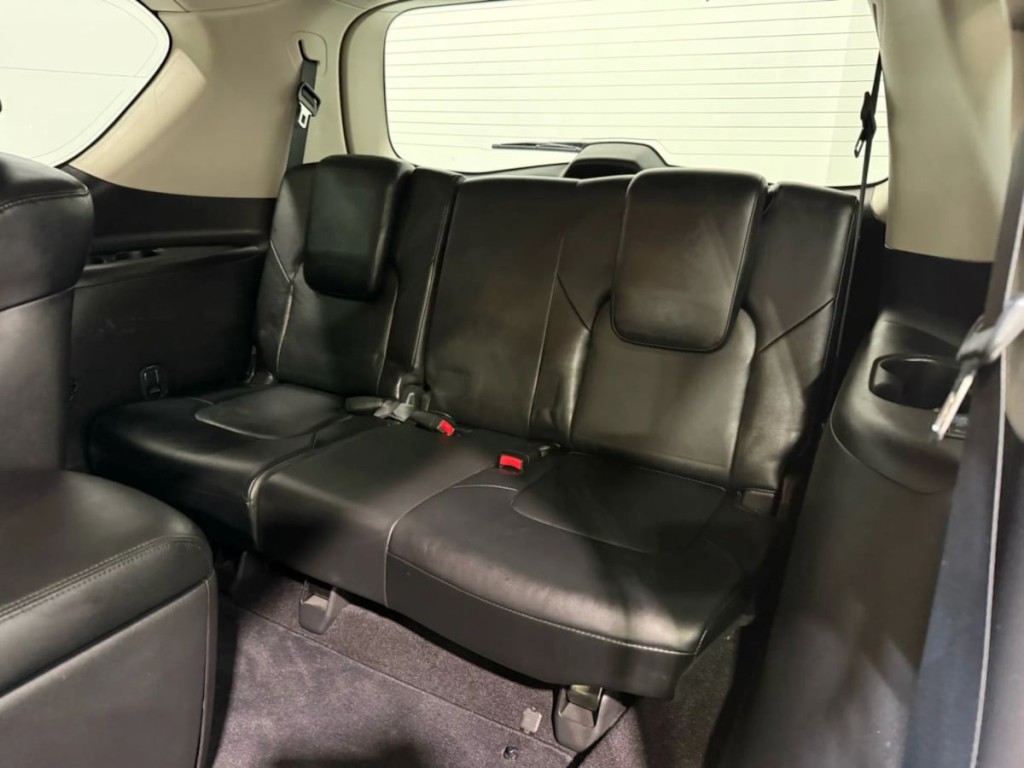 2012 INFINITI QX56 Image 27