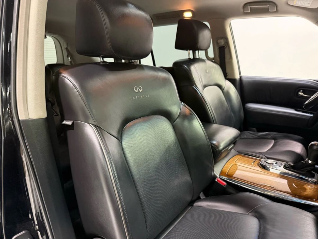 2012 INFINITI QX56 Image 28