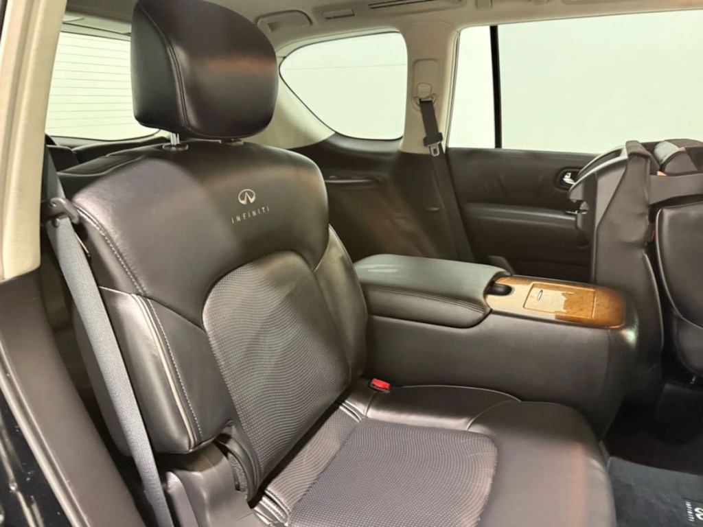 2012 INFINITI QX56 Image 31