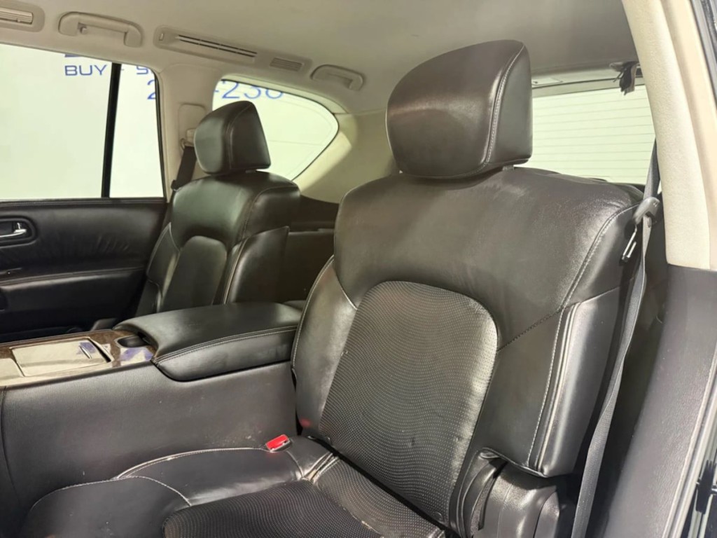 2016 INFINITI QX80 Image 25