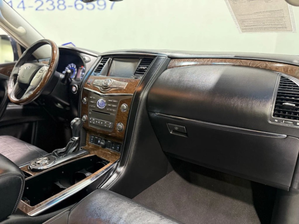 2016 INFINITI QX80 Image 28