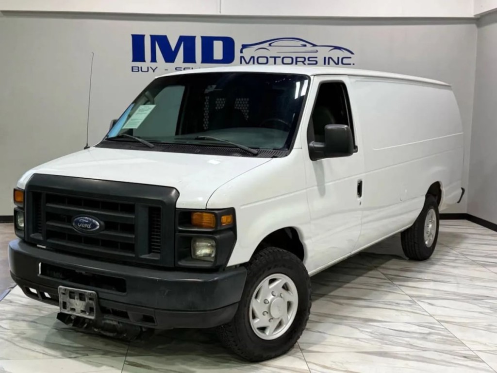 2008 Ford Econoline Image 1