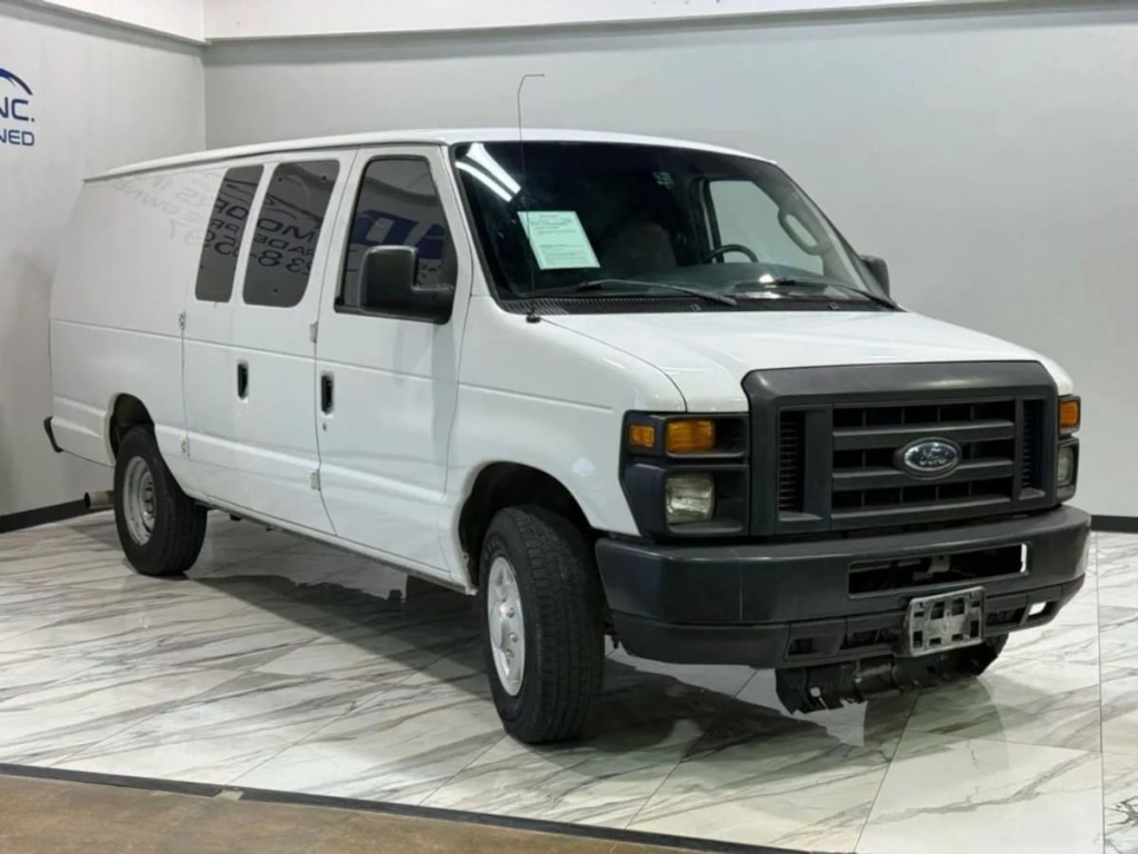 2008 Ford Econoline Image 4