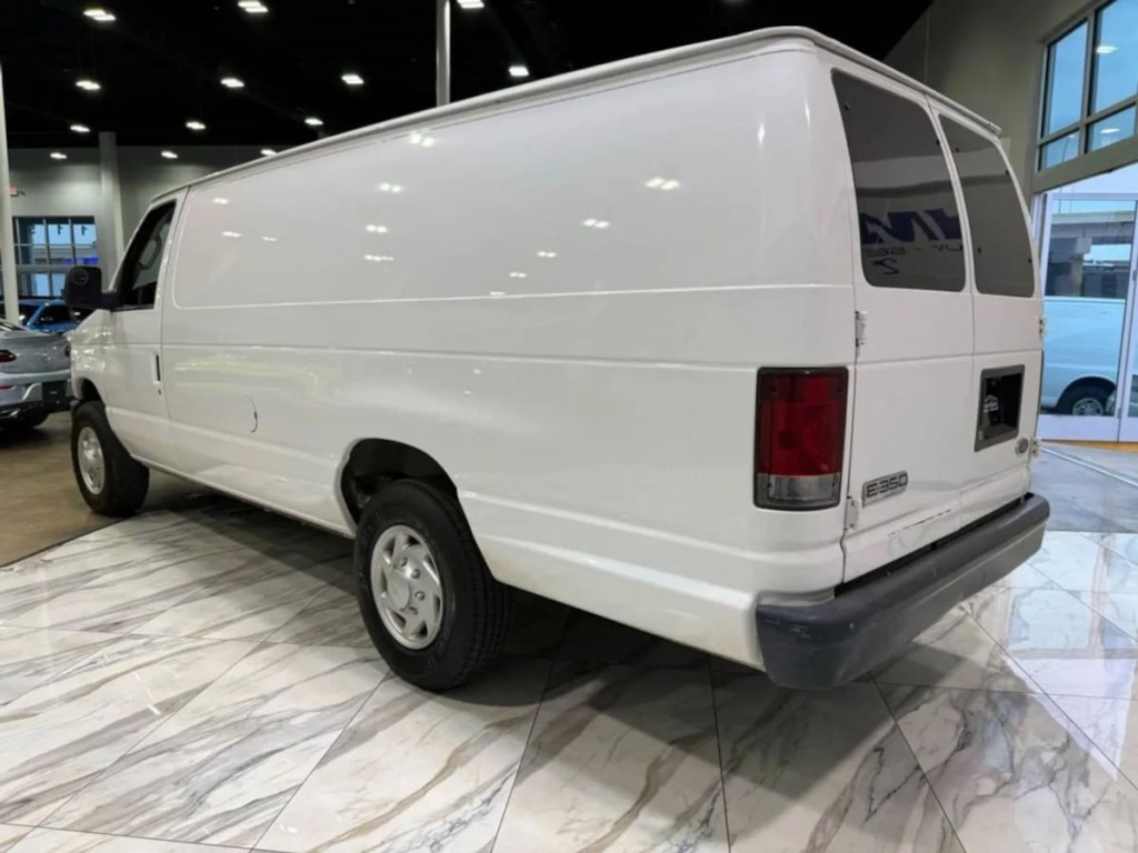 2008 Ford Econoline Image 8