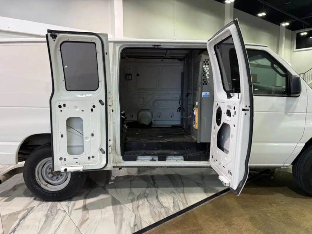 2008 Ford Econoline Image 10