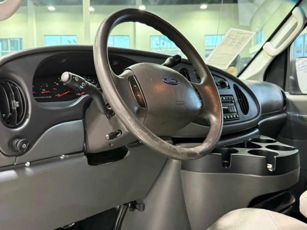 2008 Ford Econoline Image 13