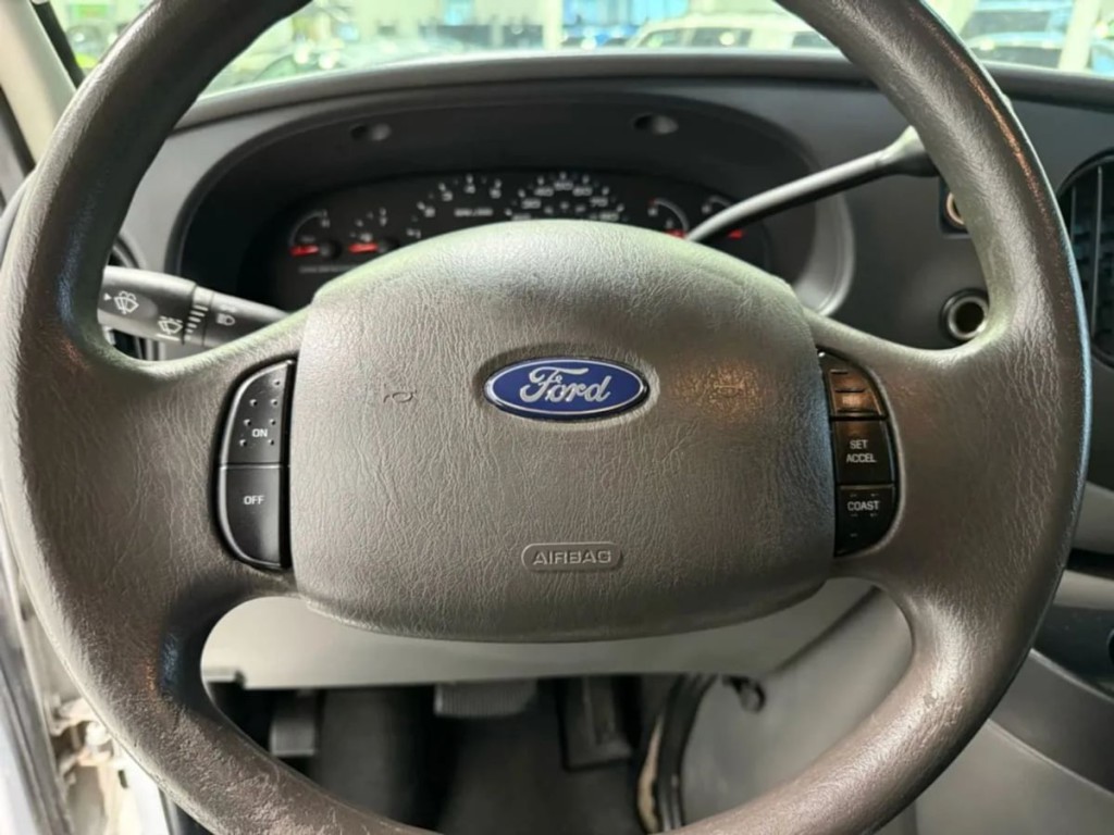 2008 Ford Econoline Image 14