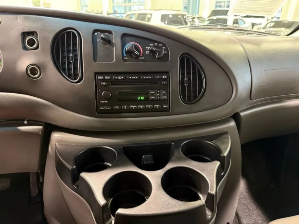 2008 Ford Econoline Image 19