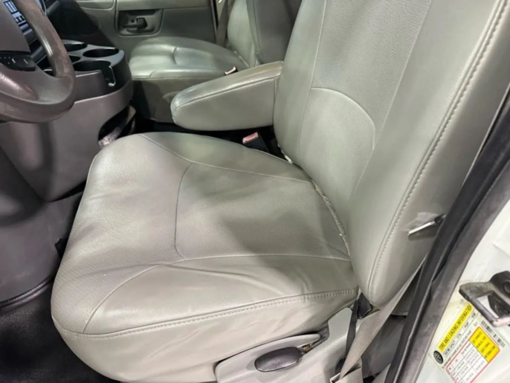 2008 Ford Econoline Image 21