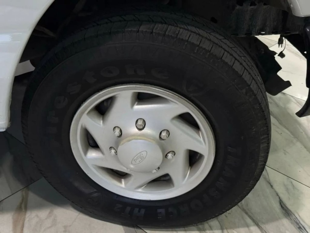 2008 Ford Econoline Image 25