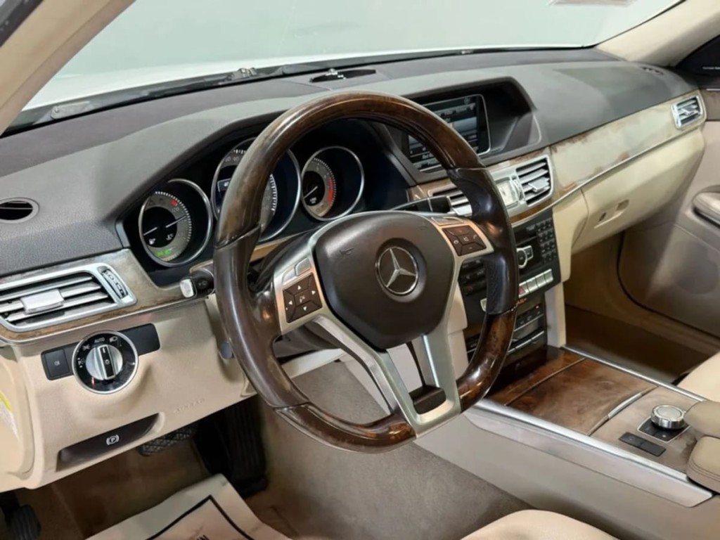 2014 Mercedes-Benz E-Class Image 13