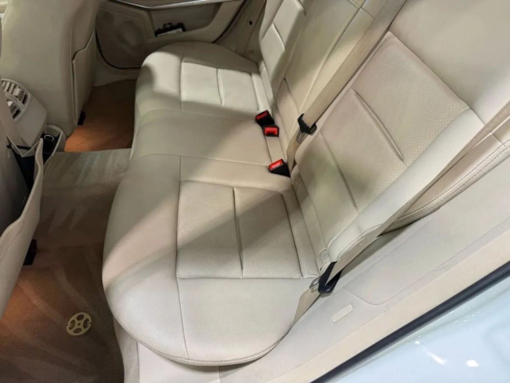 2014 Mercedes-Benz E-Class Image 25