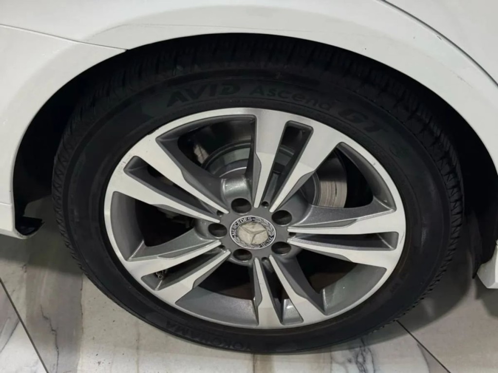 2014 Mercedes-Benz E-Class Image 30