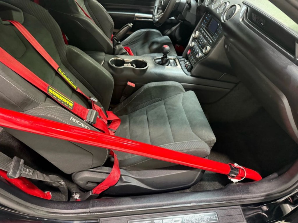 2016 Ford Mustang Image 24