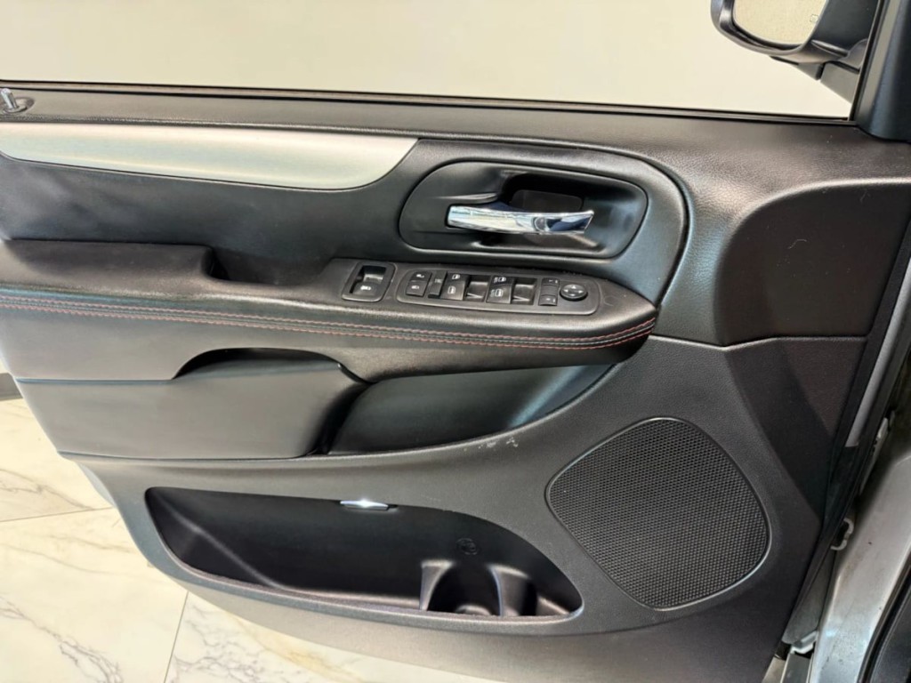 2017 Dodge Grand Caravan Image 10