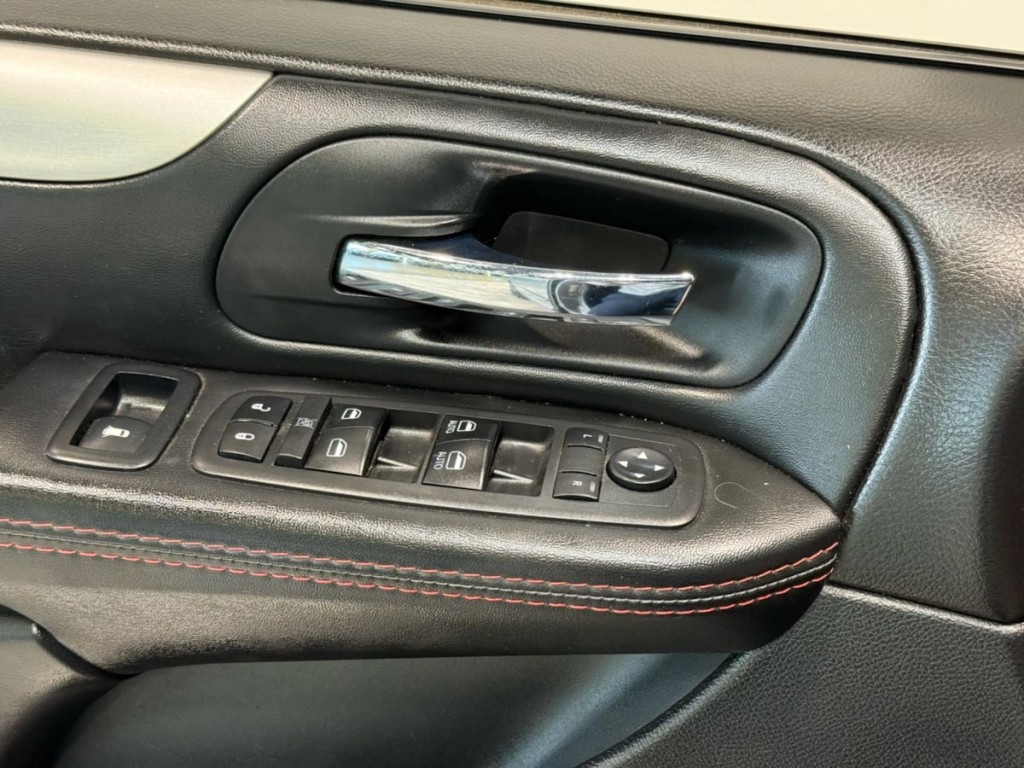 2017 Dodge Grand Caravan Image 11