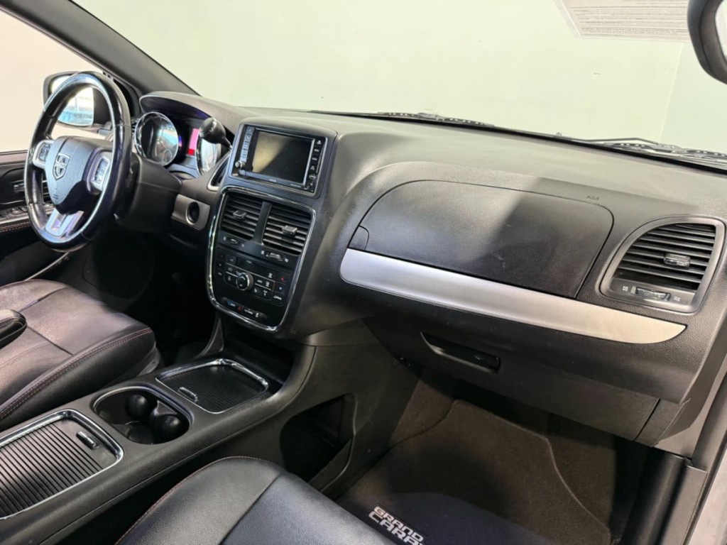 2017 Dodge Grand Caravan Image 26