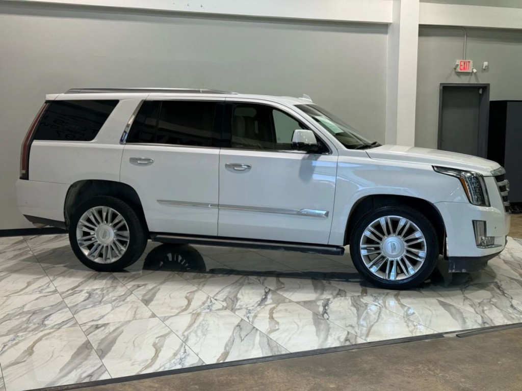 2017 Cadillac Escalade Image 5