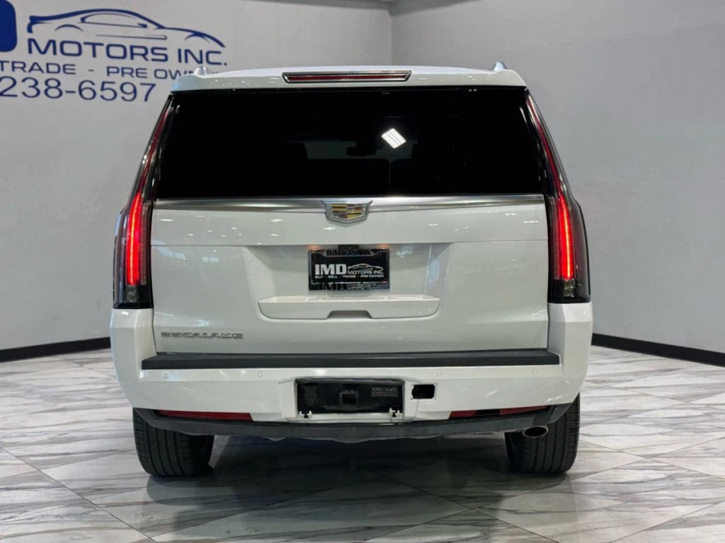2017 Cadillac Escalade Image 7