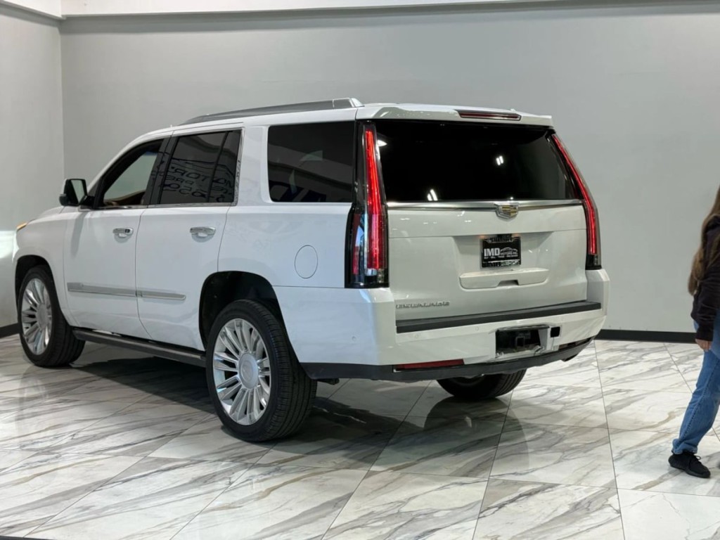 2017 Cadillac Escalade Image 8