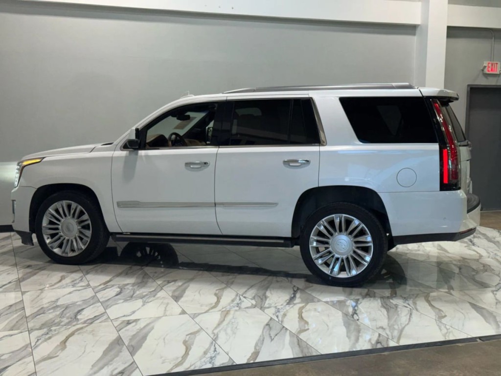 2017 Cadillac Escalade Image 10