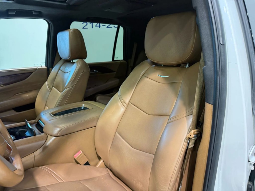 2017 Cadillac Escalade Image 11