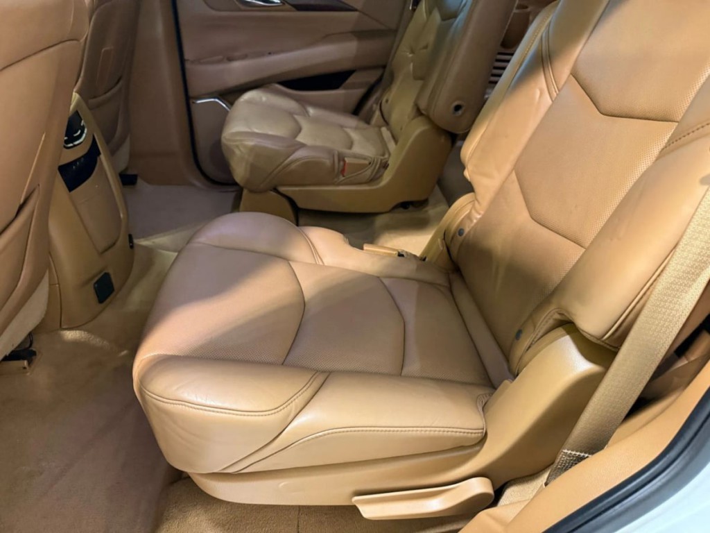 2017 Cadillac Escalade Image 14