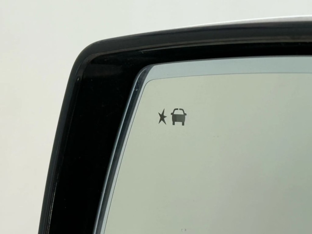 2017 Cadillac Escalade Image 17