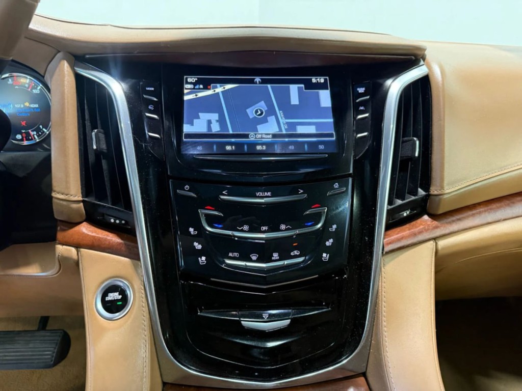 2017 Cadillac Escalade Image 22