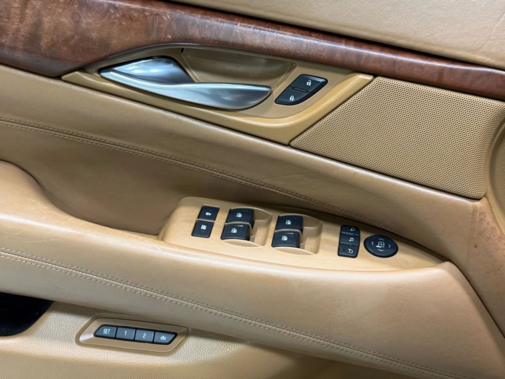 2017 Cadillac Escalade Image 27