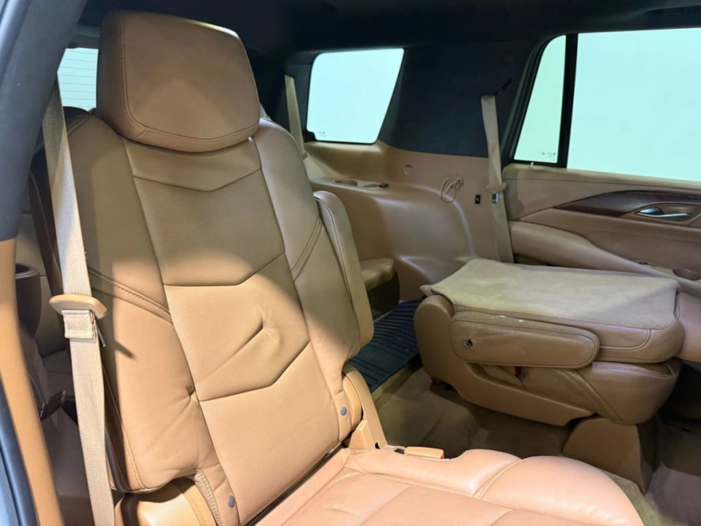 2017 Cadillac Escalade Image 30