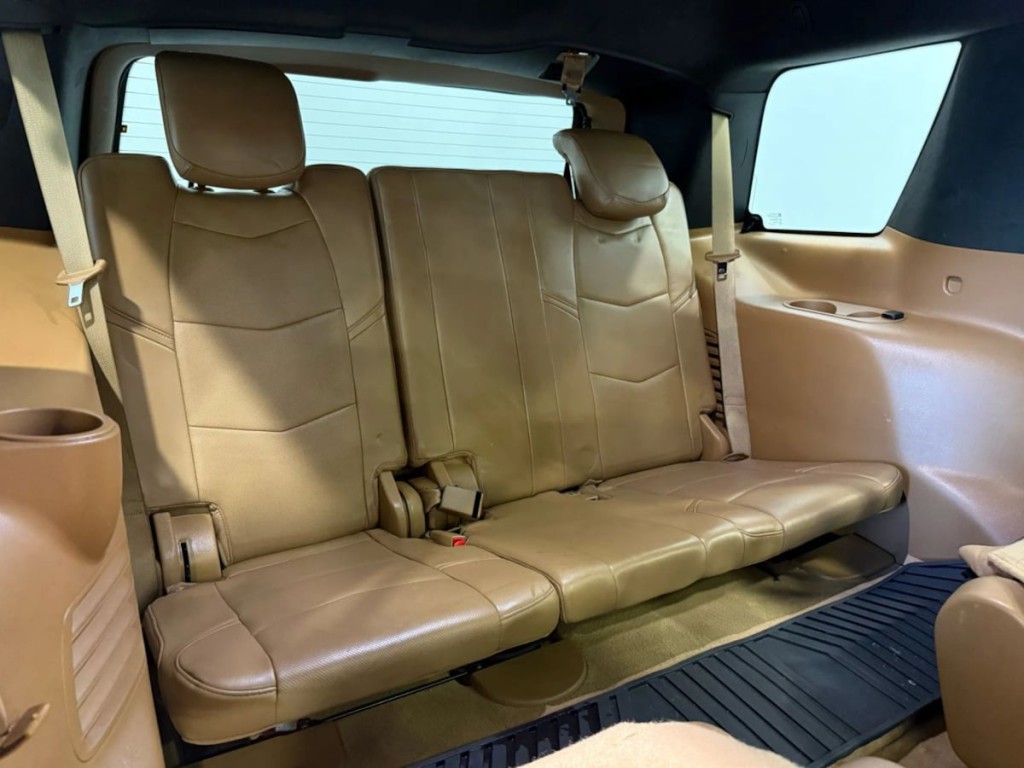 2017 Cadillac Escalade Image 32