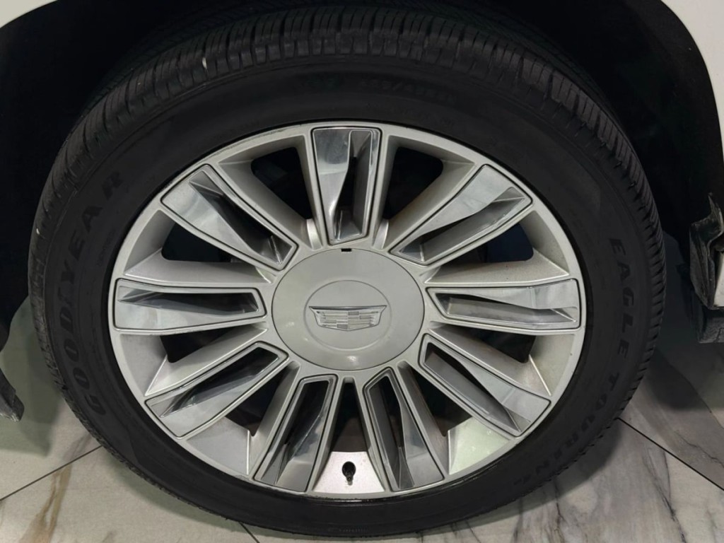 2017 Cadillac Escalade Image 33